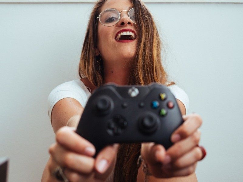 Mujeres gamers y la tajada que representan en una industria millonaria