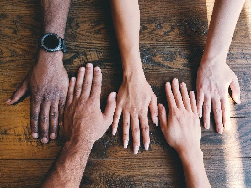 Crea un lugar de trabajo más igualitario con 4 prácticas básicas