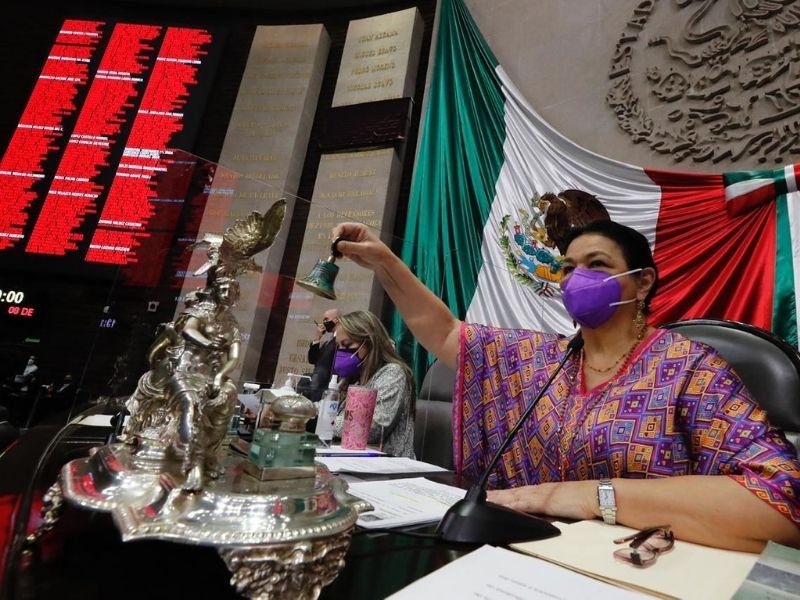 Diputados aprueban homologar feminicidio en todo el país; pasa al Senado