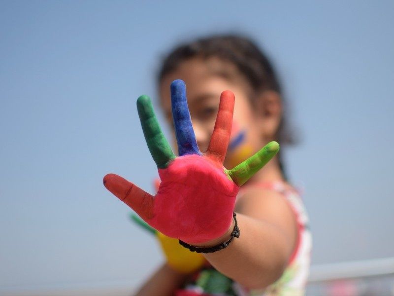 Cómo enseñar a tus hijos habilidades para la vida