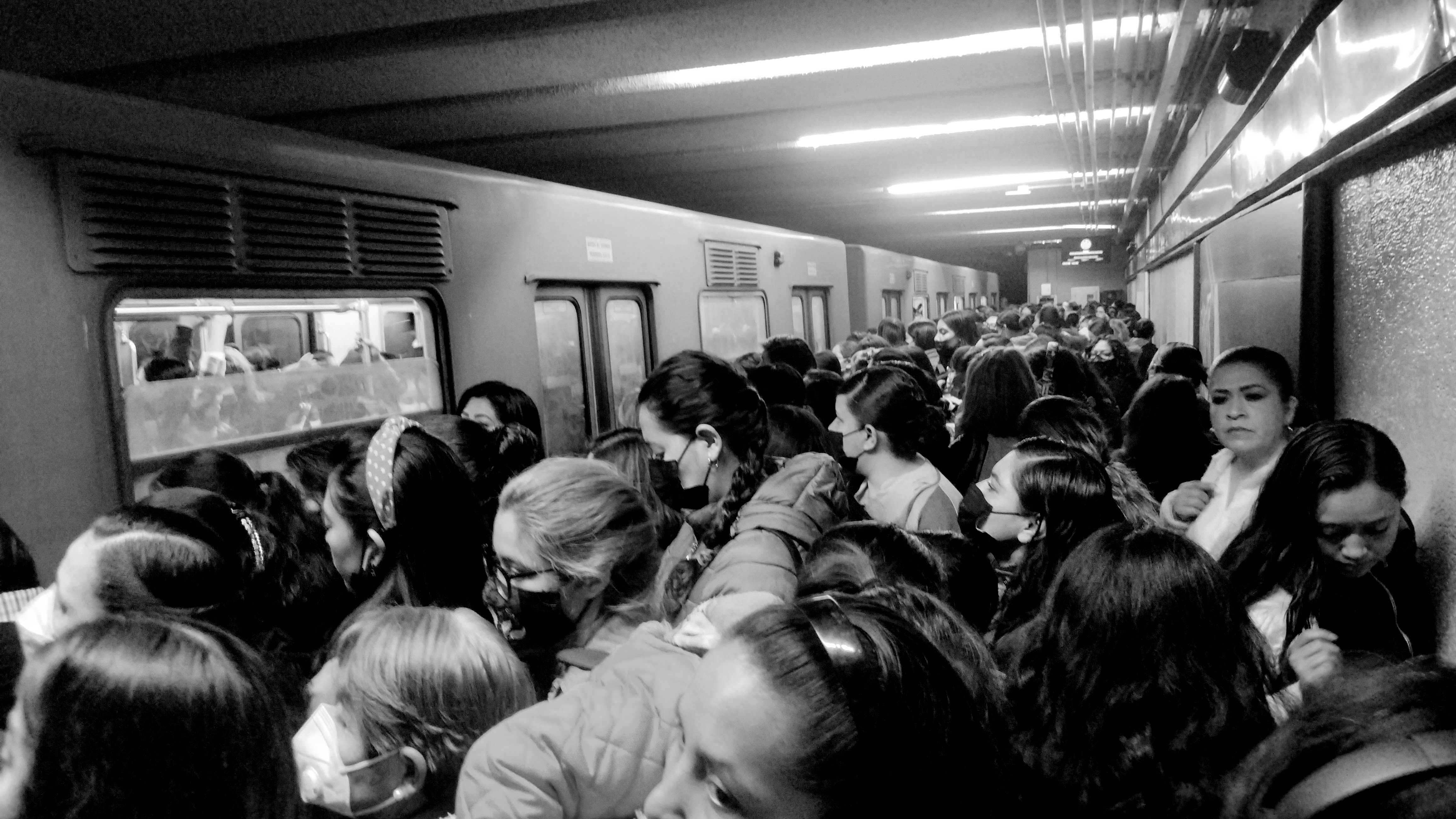 El metro de la CDMX eleva su costo (físico y emocional)