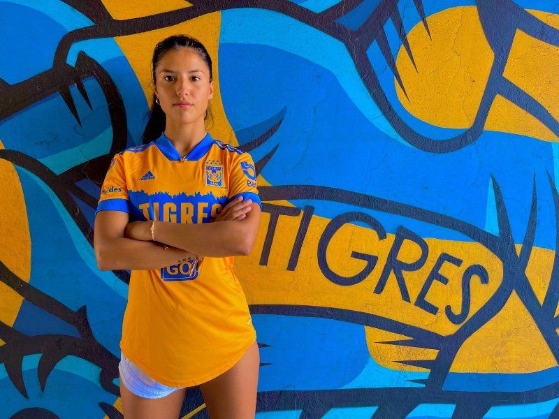 Tigres femenil marca un parteaguas al vender a Stefany Ferrer con criptomonedas