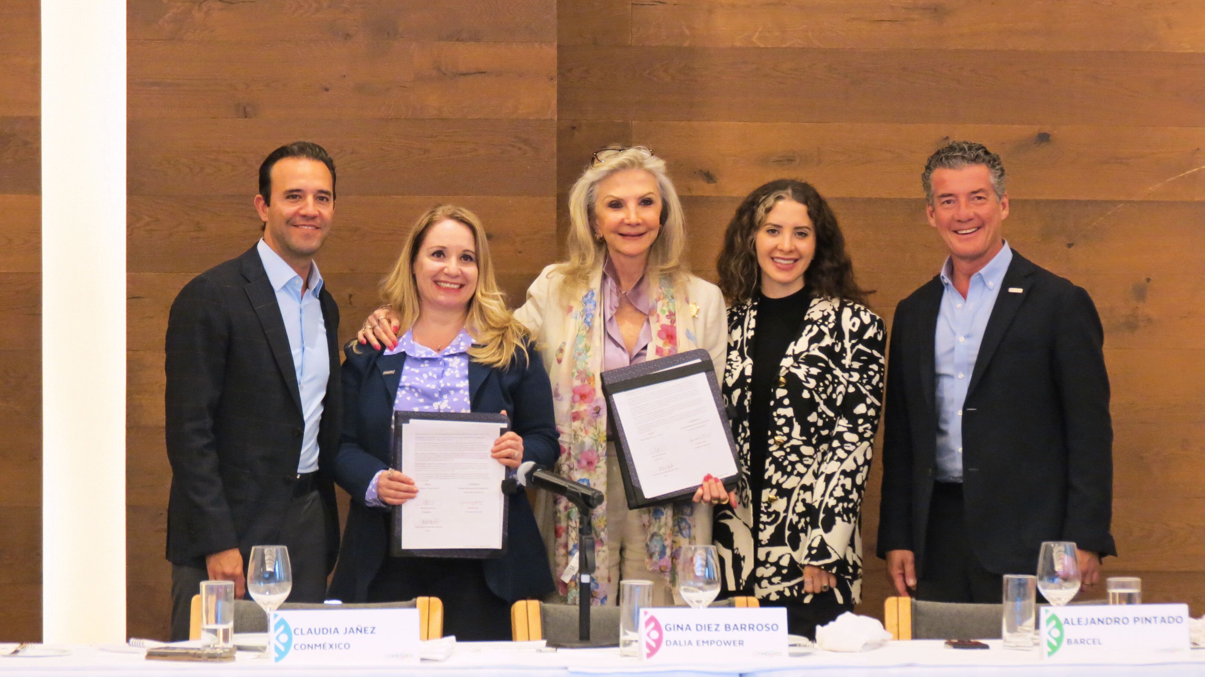 Dalia y ConMéxico se unen para fortalecer el liderazgo femenino y con impacto social 