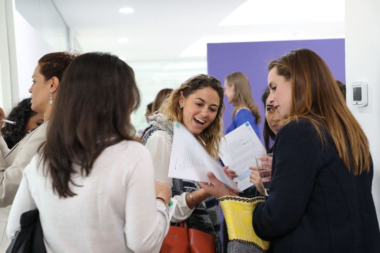 El dinero también es poder: invertir puede cambiar la vida (y la libertad) de las mujeres