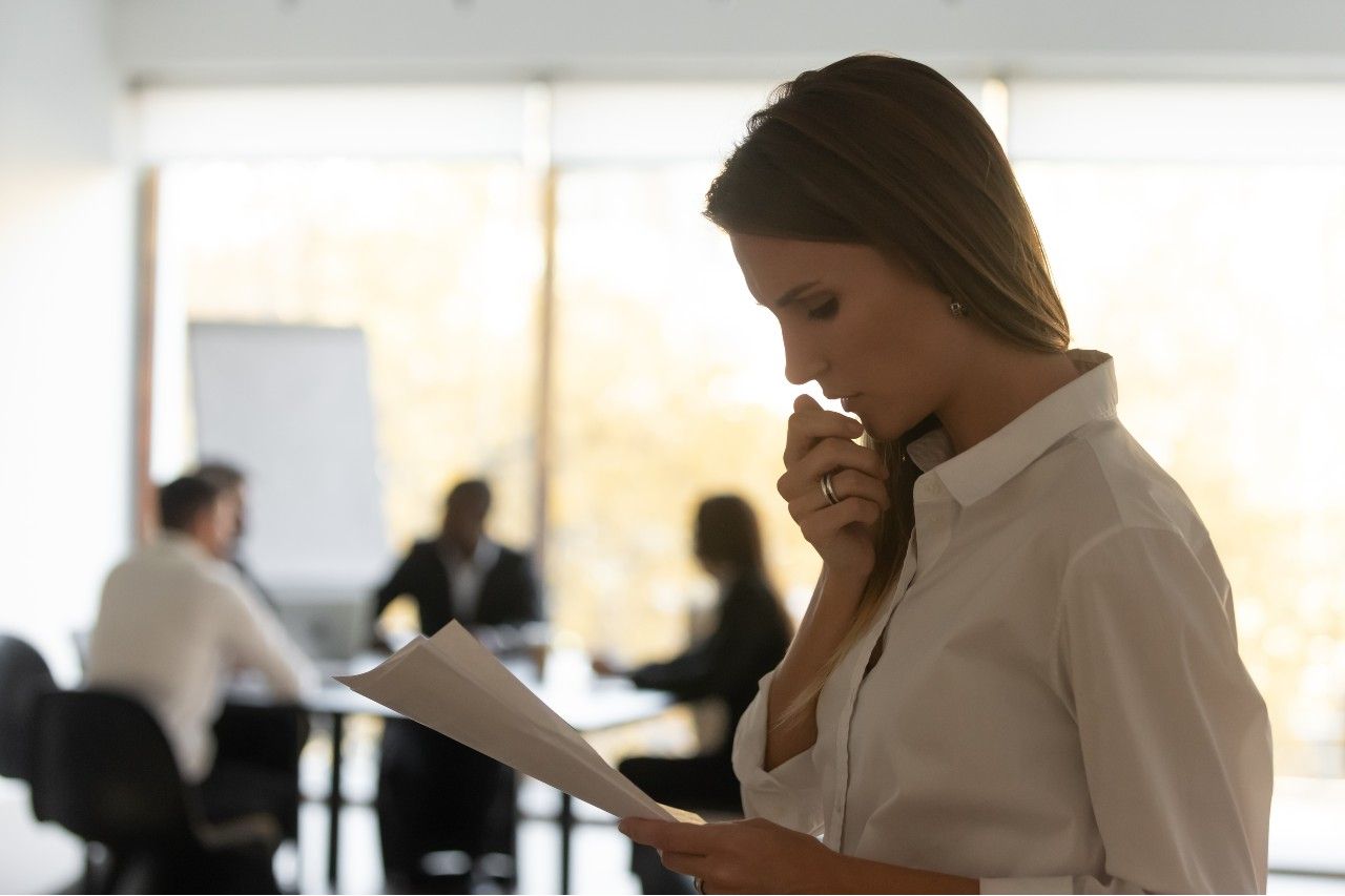 Más mujeres que hombres dudan de la calidad de su trabajo; la solución no está precisamente en ellas