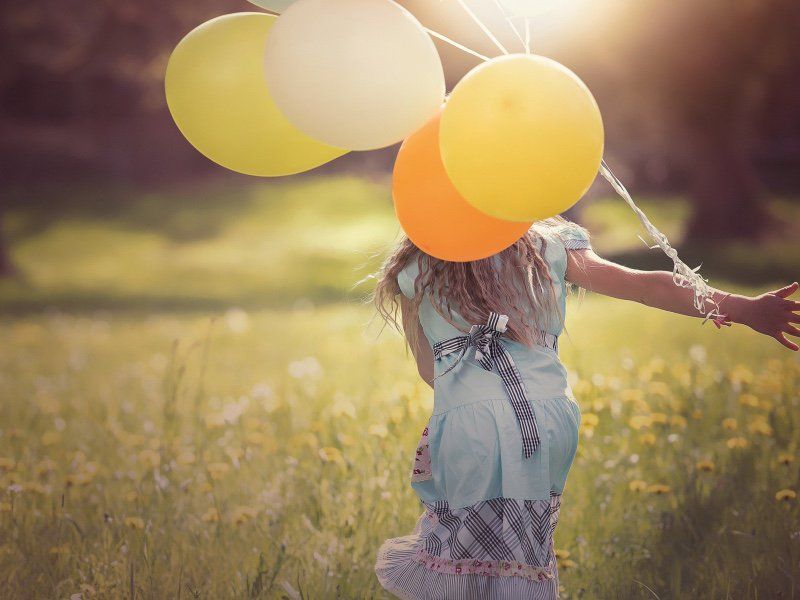 4 tips para hablar de felicidad con niñas y niños