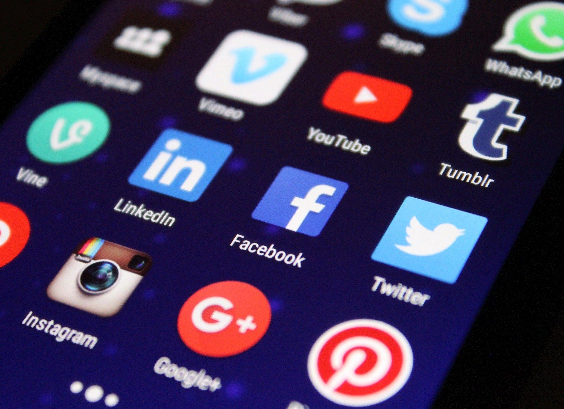 Razones por las que debes manejar tus redes sociales de manera más profesional