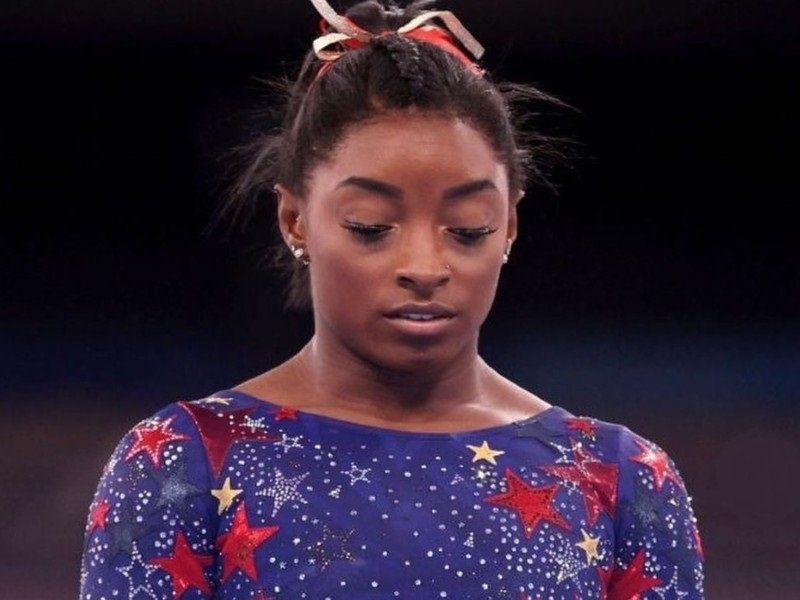 Las luchas de Simone Biles fuera del tapiz